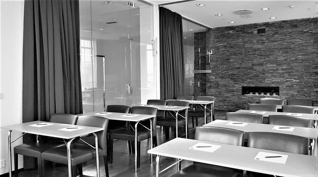 Four Monkeys Hotel Ålesund Instalações foto